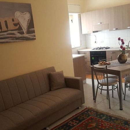 Giusy'S Place 1 Apartment กัมโปเฟลิเช ดิ โรชเชลลา ภายนอก รูปภาพ