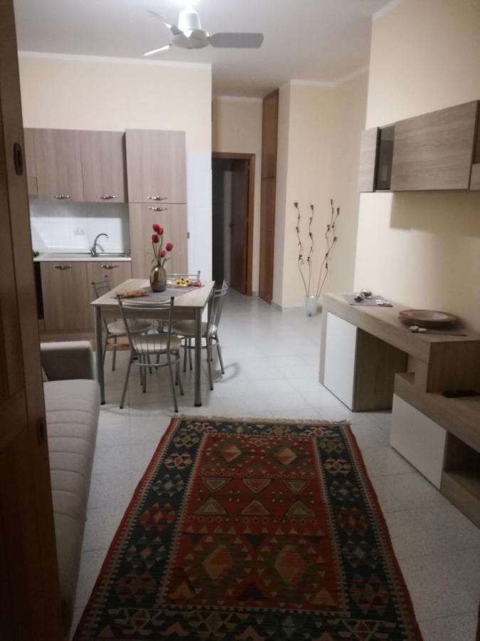 Giusy'S Place 1 Apartment กัมโปเฟลิเช ดิ โรชเชลลา ภายนอก รูปภาพ
